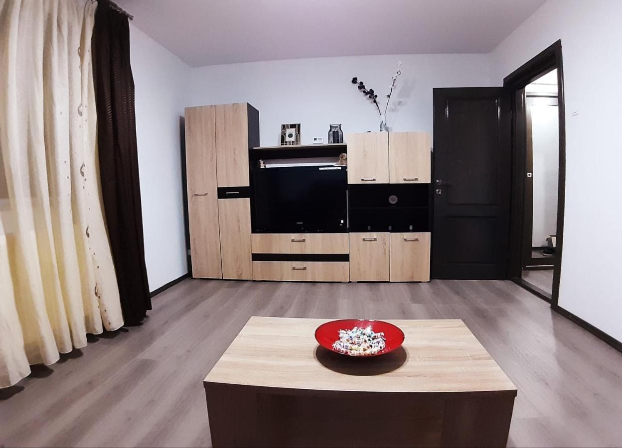 Apartament Confortabil In Zsilvásárhely Kültér fotó